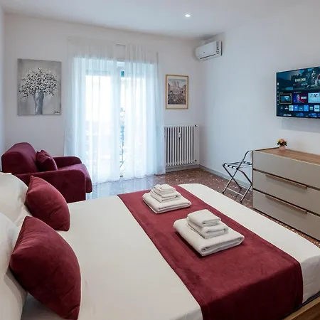 Apartment Luxury Maison-metro Malatesta Rom